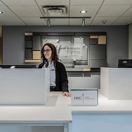 Holiday Inn Express Hotel & Suites Saint - Hyacinthe By Ihg Bagian luar foto
