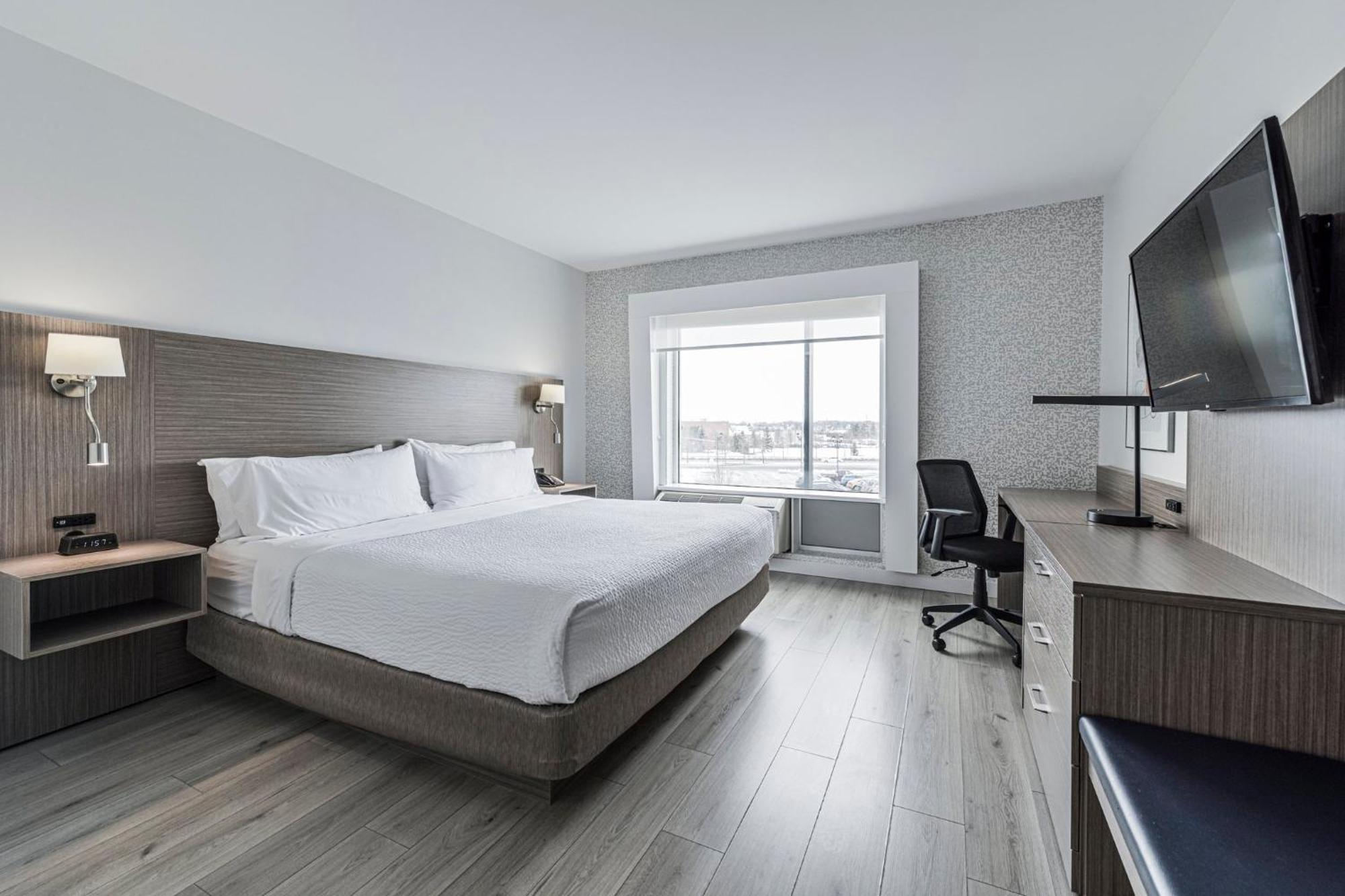 Holiday Inn Express Hotel & Suites Saint - Hyacinthe By Ihg Bagian luar foto