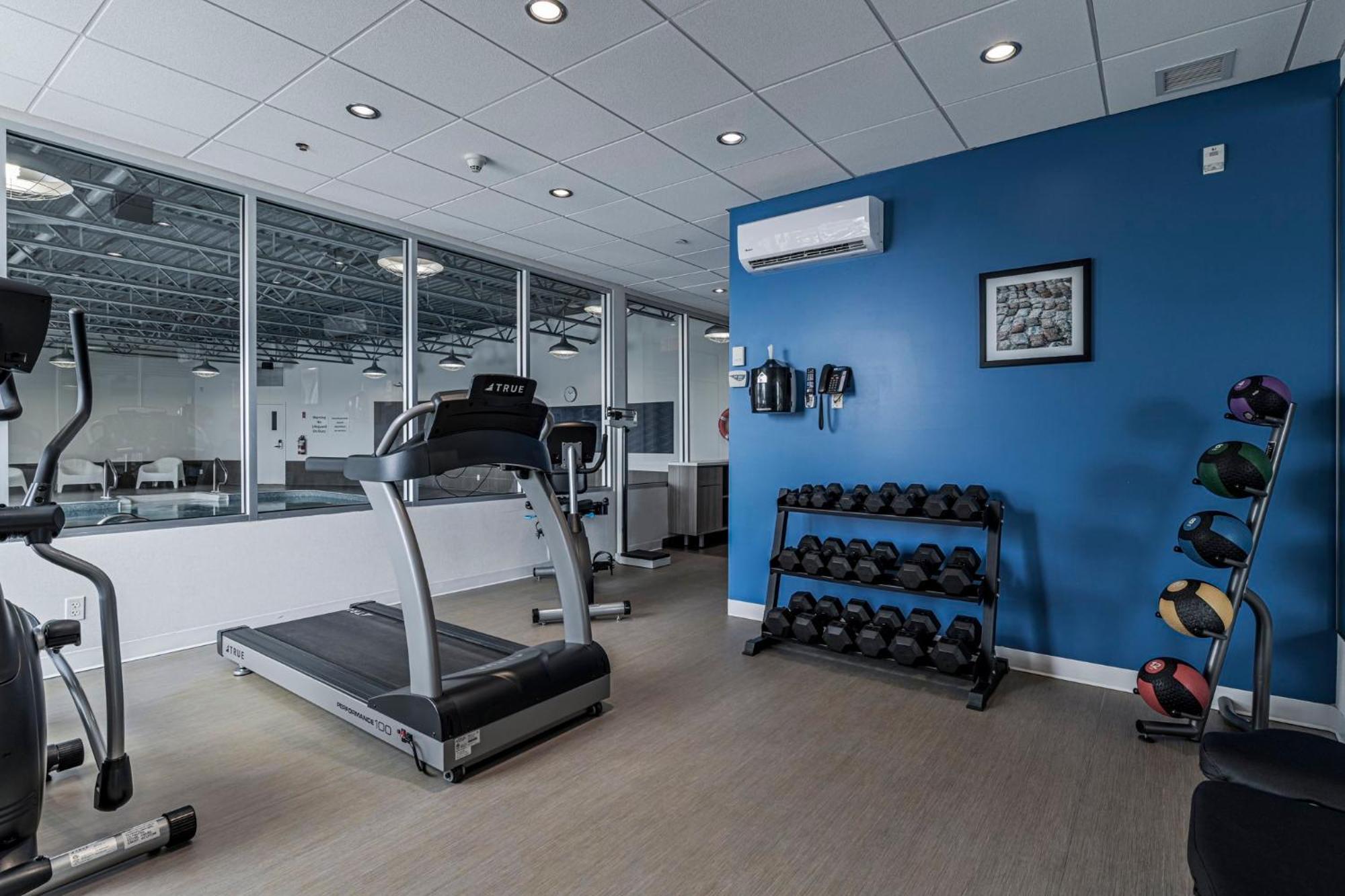 Holiday Inn Express Hotel & Suites Saint - Hyacinthe By Ihg Bagian luar foto