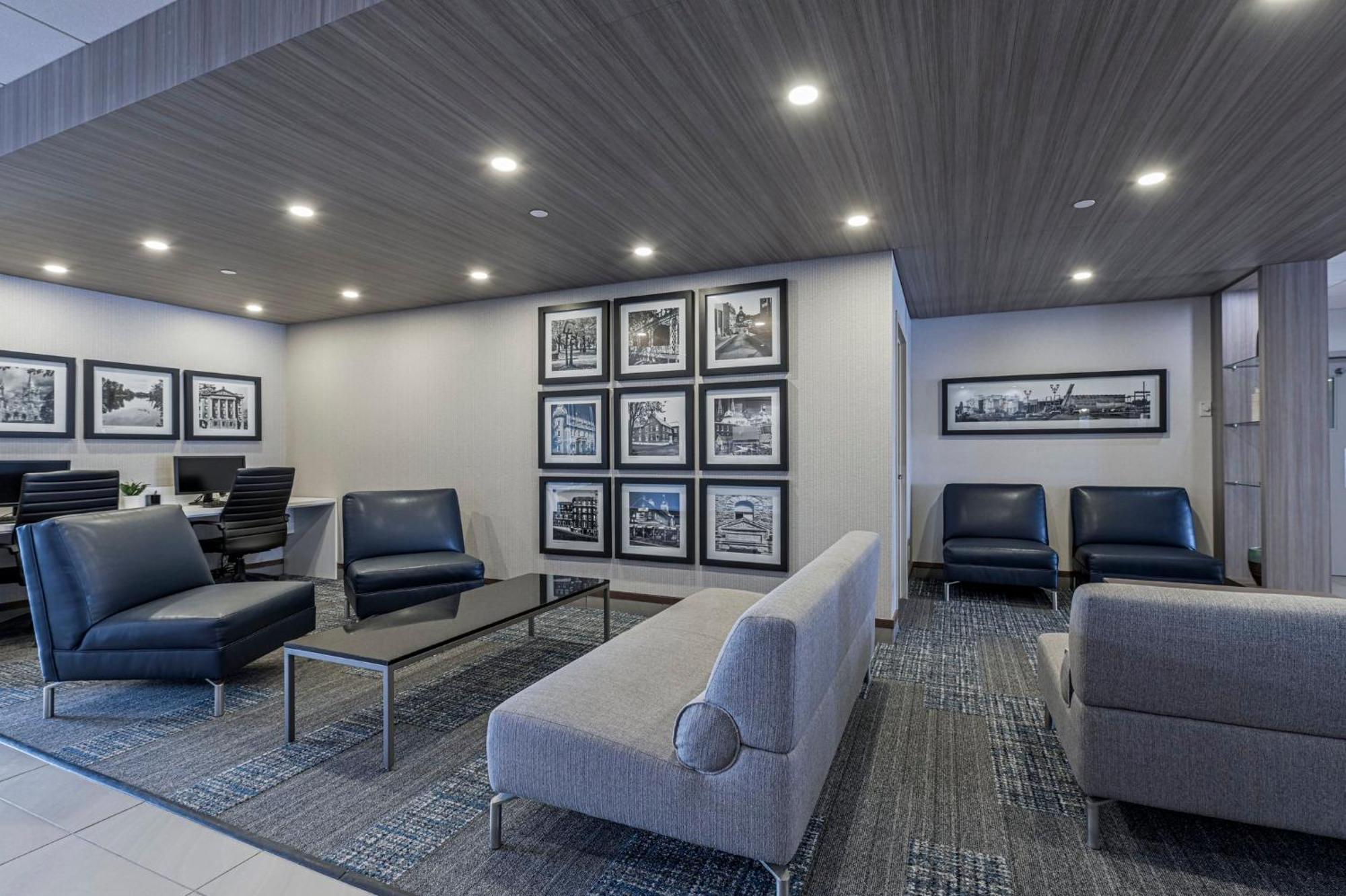 Holiday Inn Express Hotel & Suites Saint - Hyacinthe By Ihg Bagian luar foto