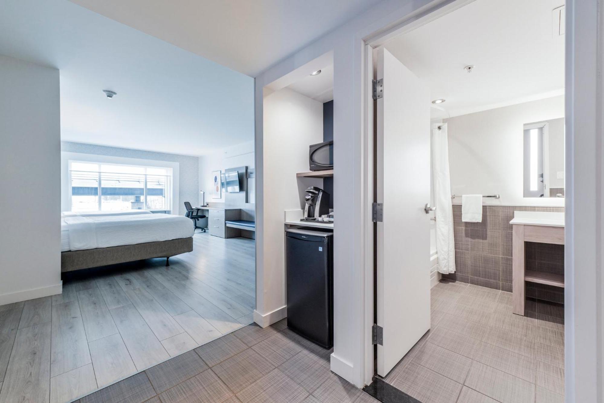 Holiday Inn Express Hotel & Suites Saint - Hyacinthe By Ihg Bagian luar foto