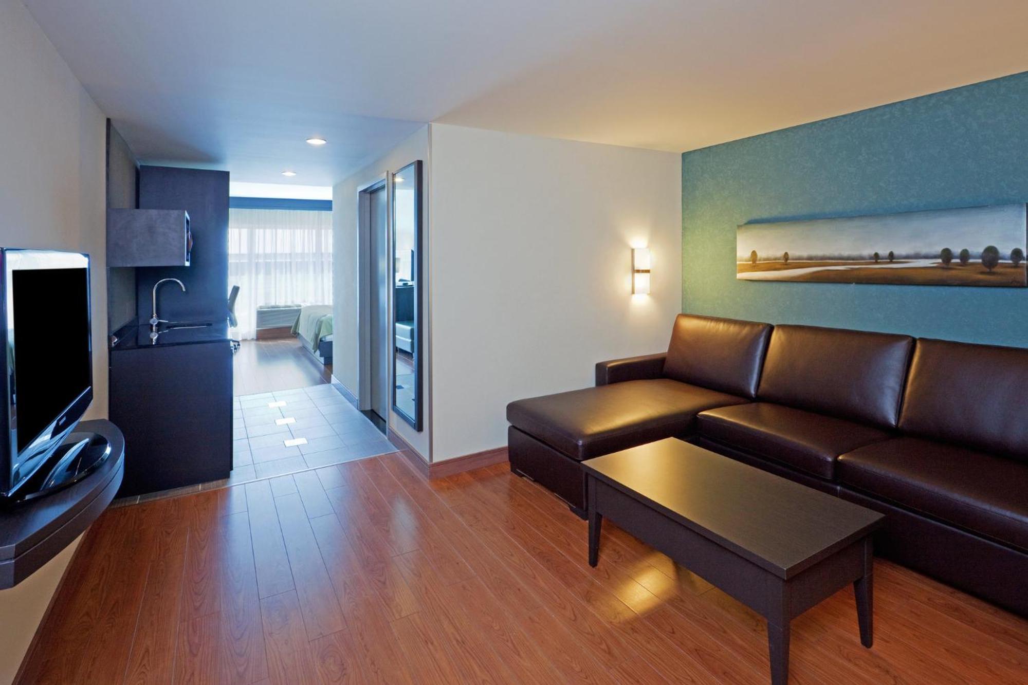Holiday Inn Express Hotel & Suites Saint - Hyacinthe By Ihg Bagian luar foto