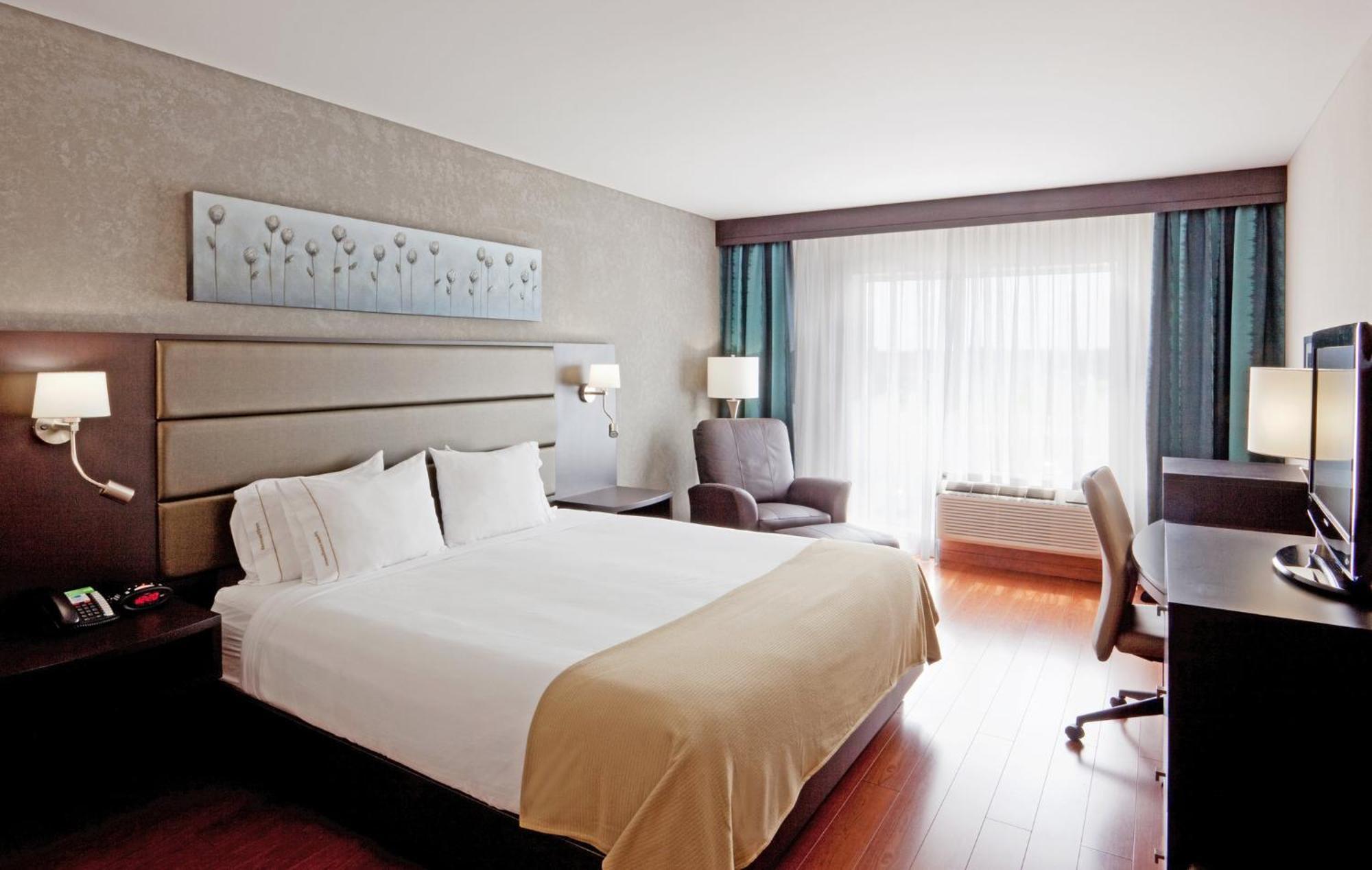 Holiday Inn Express Hotel & Suites Saint - Hyacinthe By Ihg Bagian luar foto