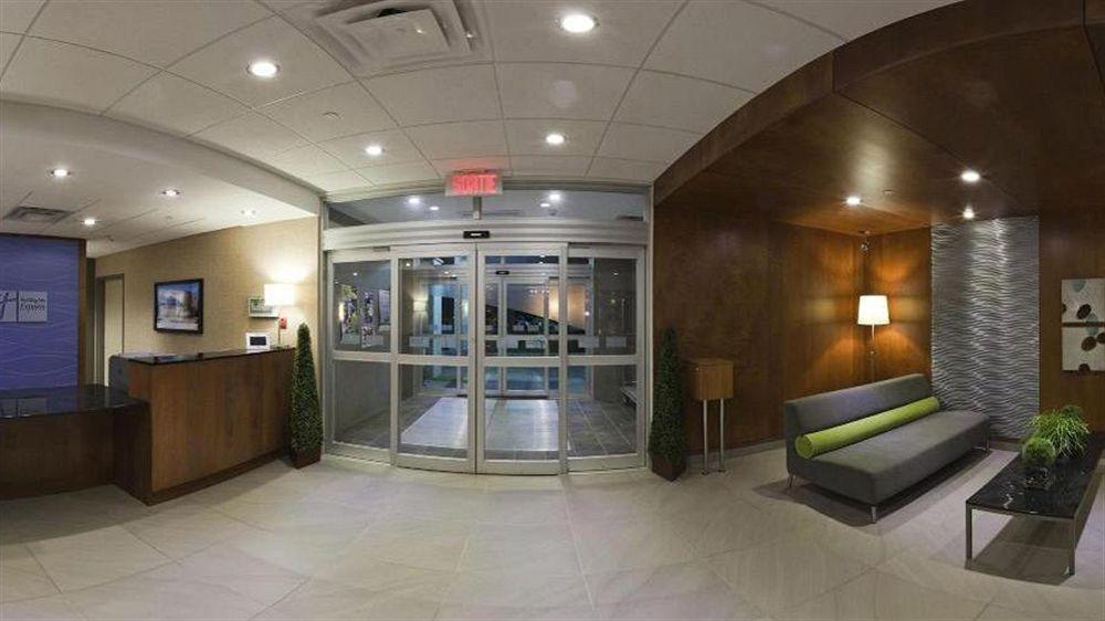 Holiday Inn Express Hotel & Suites Saint - Hyacinthe By Ihg Bagian luar foto