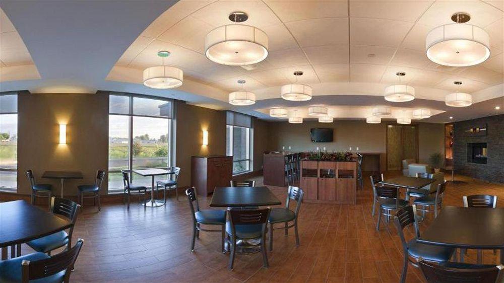 Holiday Inn Express Hotel & Suites Saint - Hyacinthe By Ihg Bagian luar foto