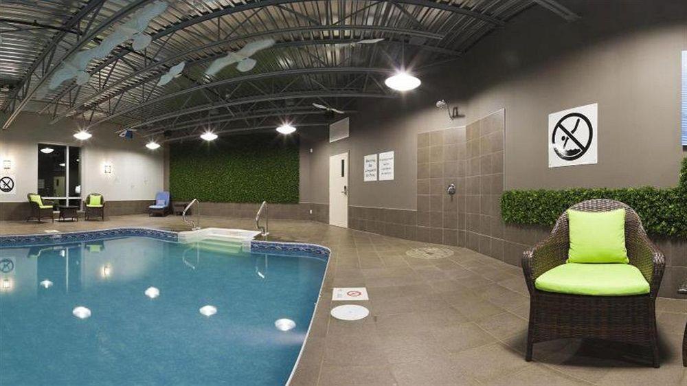 Holiday Inn Express Hotel & Suites Saint - Hyacinthe By Ihg Bagian luar foto
