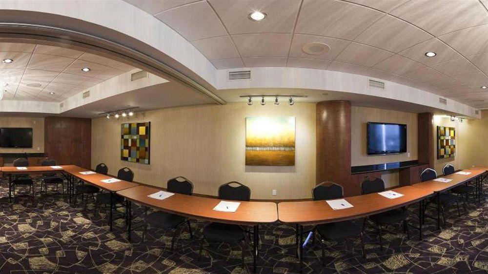 Holiday Inn Express Hotel & Suites Saint - Hyacinthe By Ihg Bagian luar foto